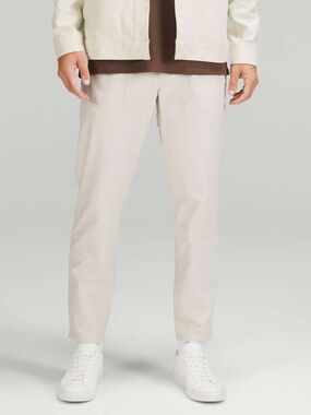 NWT Lululemon Utilitech Pull-On Classic-Fit Pant 30"